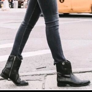 Frye Womens Melissa Black Leather Button Short  Classic Closet StapAnkle Boots 7